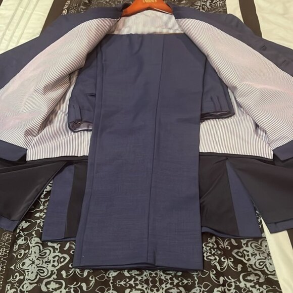 Tommy Hilfiger 3 Piece Navy Suit Jacket, very nice 44S PANTS 36/30 - Picture 6 of 10